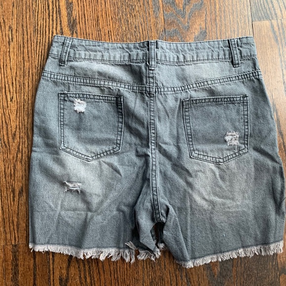 Lightweight Distressed Demin Shorts - Picture 5 of 9